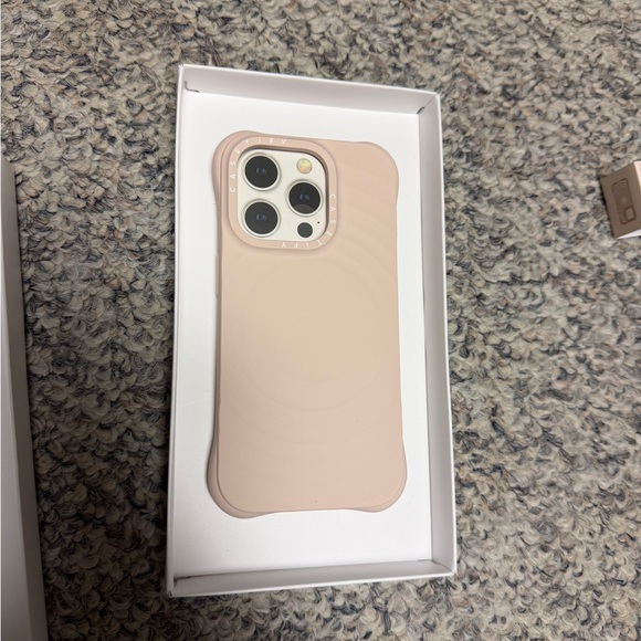 Casetify Ripple Case - Beige - Picture 3 of 5